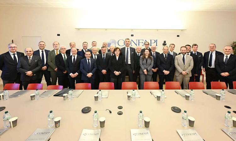 La nuova giunta avrà 5 vicepresidenti. Assegnate le deleghe